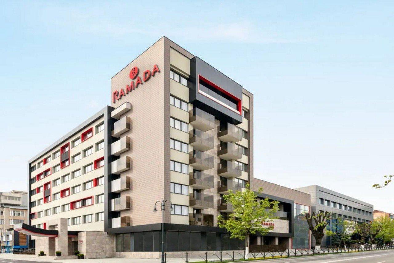 Ramada By Wyndham Ramnicu Valcea Otel Dış mekan fotoğraf